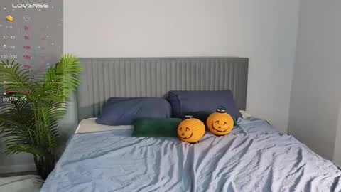 Hello  Im Mila online show from 11-14-25, 01:26