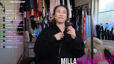 Snapshot of millamischief chatting on 07-12-26, 09:17 Milla Mischief online show from 07-12-26, 09:17