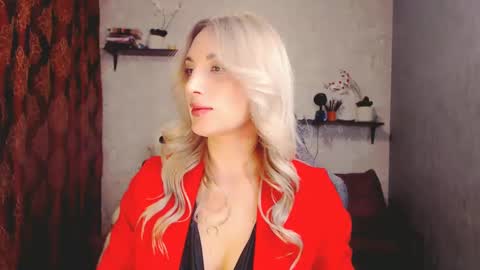 MillaXQueen online show from 02-17-25, 02:37