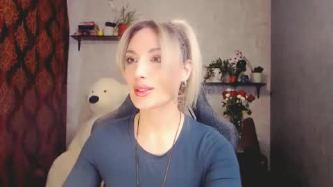 MillaXQueen online show from 03-10-25, 09:53