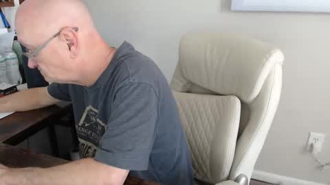 millenium0129 online show from 11-17-25, 03:29