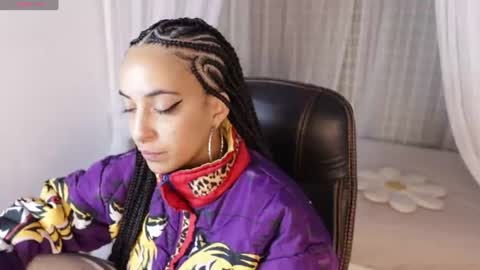 Snapshot of millie_volturi chatting on 06-11-26, 12:36 millie_volturi online show from 06-11-26, 12:36