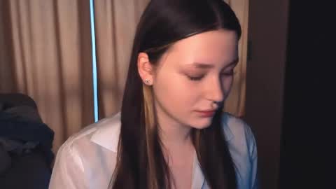 Millie online show from 05-06-26, 01:47