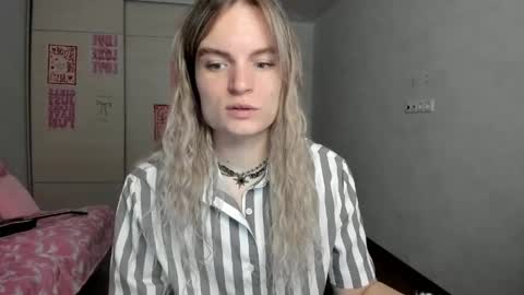 Snapshot of millikira006 chatting on 05-09-26, 04:50 mili-kira online show from 05-09-26, 04:50