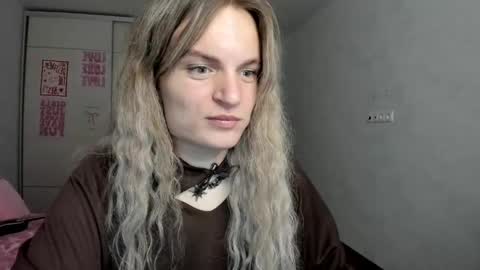 Snapshot of millikira006 chatting on 05-09-26, 07:19 mili-kira online show from 05-09-26, 07:19