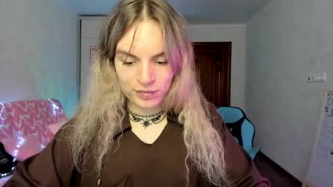 Snapshot of millikira006 chatting on 05-15-26, 12:34 mili-kira online show from 05-15-26, 12:34