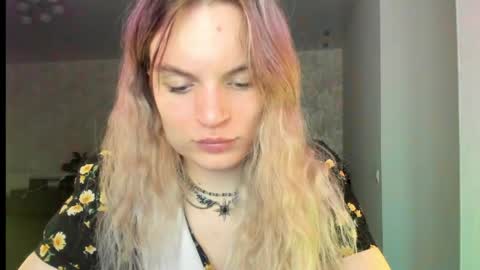 Snapshot of millikira006 chatting on 05-16-26, 08:29 mili-kira online show from 05-16-26, 08:29