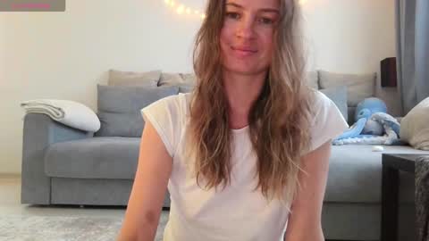 milly_browski online show from 10-10-25, 01:54