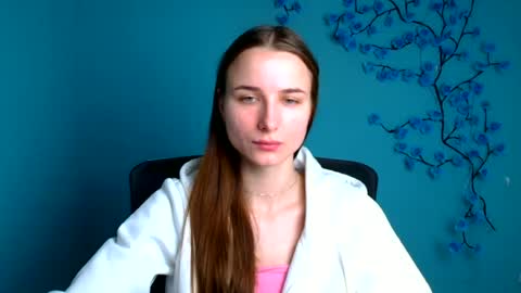 Snapshot of milly_liss chatting on 06-17-26, 05:32 Milly online show from 06-17-26, 05:32