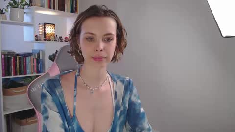 Milly online show from 02-25-25, 07:09