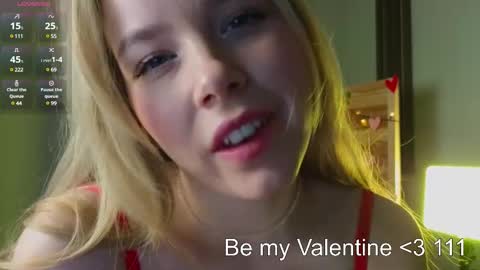 Snapshot of milly_shy chatting on 02-14-25, 07:07 Milly online show from 02-14-25, 07:07