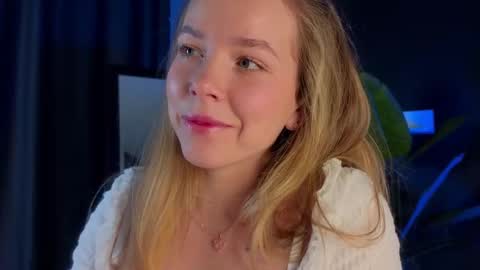 Snapshot of milly_shy chatting on 03-04-25, 06:58 Milly online show from 03-04-25, 06:58