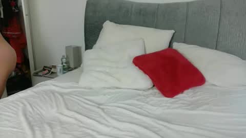 Milly online show from 09-27-25, 07:02