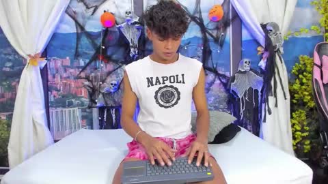 miltondelis online show from 10-24-25, 03:03