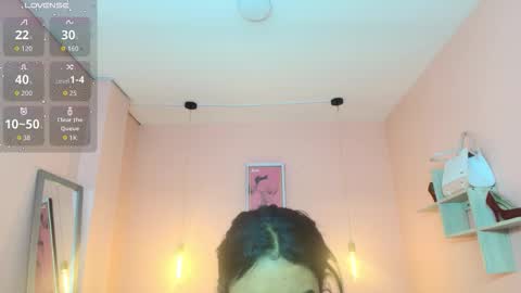 milu_carbajal_x online show from 12-17-25, 08:04