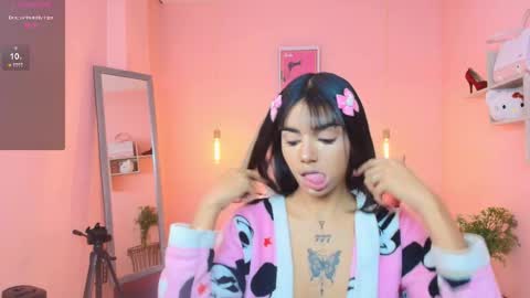 milu_carbajal_x online show from 12-22-25, 09:45