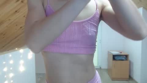 milusea online show from 12-16-24, 12:38