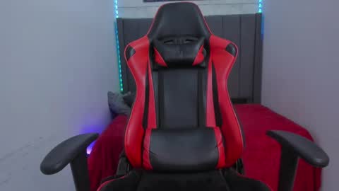 Miluu online show from 01-13-25, 03:12