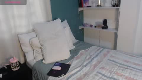Mily Miley online show from 06-15-26, 09:17