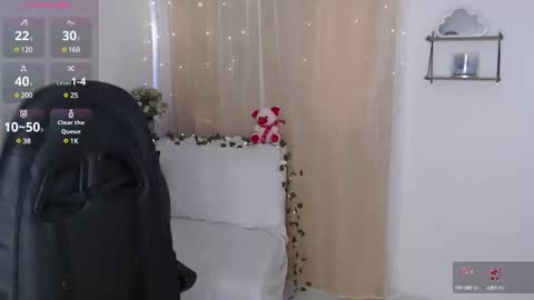 Snapshot of mily_thomson_b chatting on 02-06-25, 09:28 Mily online show from 02-06-25, 09:28