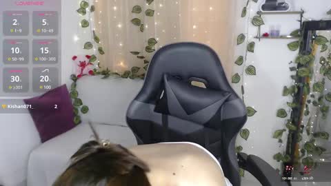 Snapshot of mily_thomson_b chatting on 02-27-25, 08:31 Mily online show from 02-27-25, 08:31