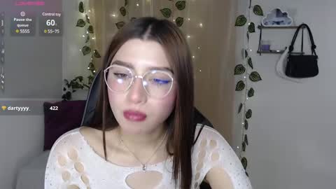 Snapshot of mily_thomson_b chatting on 03-05-25, 11:16 Mily online show from 03-05-25, 11:16