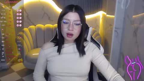 Snapshot of mily_thomson_b chatting on 10-12-25, 12:59 Mily online show from 10-12-25, 12:59