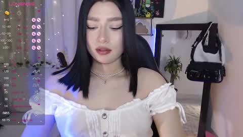 Snapshot of mily_thomson_b chatting on 10-21-25, 09:04 Mily online show from 10-21-25, 09:04