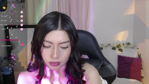 Snapshot of mily_thomson_b chatting on 04-20-26, 11:06 Mily online show from 04-20-26, 11:06