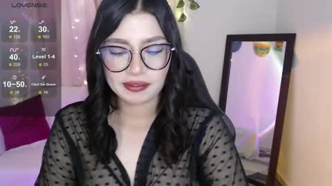 Snapshot of mily_thomson_b chatting on 05-23-26, 12:05 Mily online show from 05-23-26, 12:05