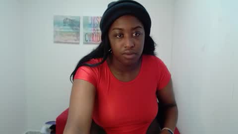 Snapshot of milykabigass69 chatting on 10-24-25, 01:40 milykabigass69 online show from 10-24-25, 01:40