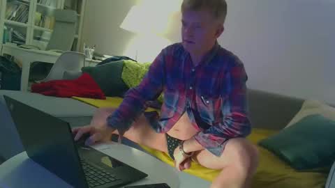 Snapshot of milymen26 chatting on 03-14-26, 06:57 Milymen26 Polish man master fereskik straight mature online show from 03-14-26, 06:57