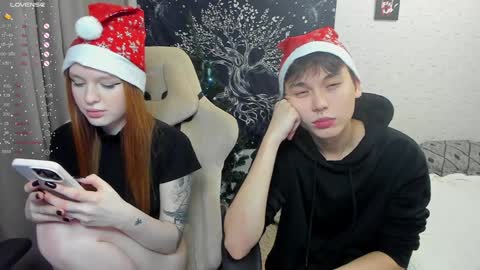 Snapshot of milymi_ chatting on 12-29-24, 03:46 Milena and Jasper online show from 12-29-24, 03:46