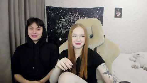 Snapshot of milymi_ chatting on 01-12-25, 04:08 Milena and Jasper online show from 01-12-25, 04:08