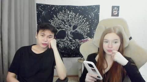 Snapshot of milymi_ chatting on 01-15-25, 08:26 Milena and Jasper online show from 01-15-25, 08:26