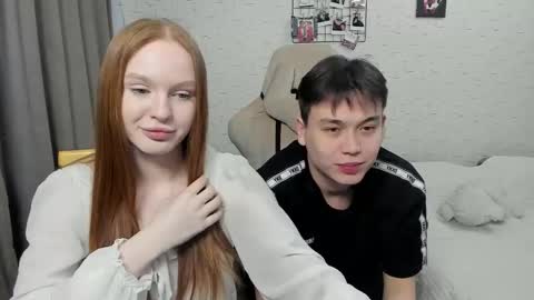 Snapshot of milymi_ chatting on 02-16-25, 06:43 Milena and Jasper online show from 02-16-25, 06:43