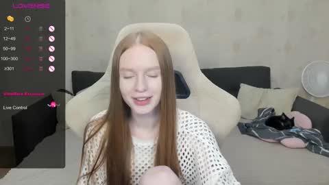 Snapshot of milymi_ chatting on 09-17-25, 01:46 Milena and Jasper online show from 09-17-25, 01:46