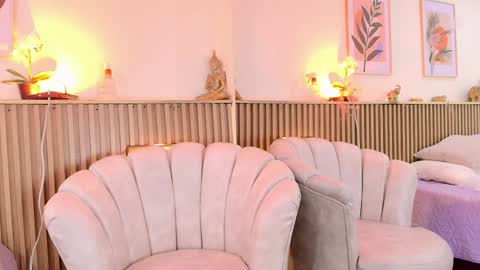 Milly  online show from 01-24-25, 09:39