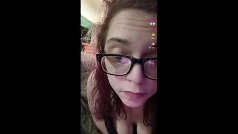 Snapshot of mimi142 chatting on 04-24-26, 05:04 mimi142 online show from 04-24-26, 05:04