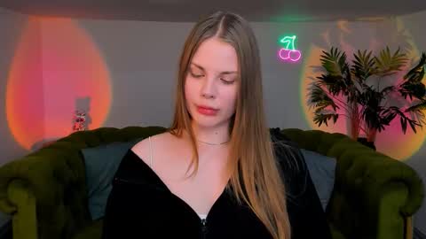 Snapshot of mimicass chatting on 09-25-25, 07:12 Kelly online show from 09-25-25, 07:12