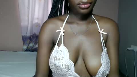 Snapshot of mimiebony chatting on 05-16-26, 06:43 mimiebony online show from 05-16-26, 06:43