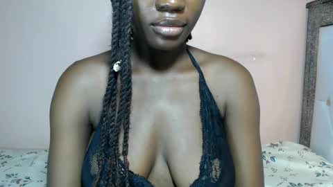 Snapshot of mimiebony chatting on 06-04-26, 07:14 mimiebony online show from 06-04-26, 07:14
