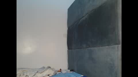 mimi online show from 11-11-25, 11:38