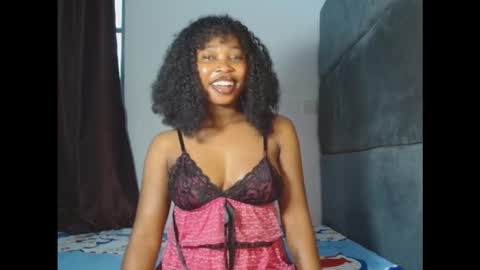 mimi online show from 11-21-25, 02:27