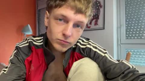 Snapshot of mimiro12 chatting on 04-11-26, 12:31 mimiro12 online show from 04-11-26, 12:31