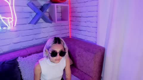 Minji online show from 01-09-25, 11:58