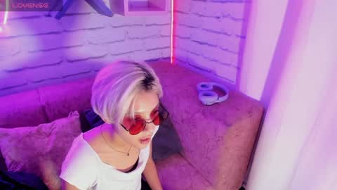 Minji online show from 01-11-25, 12:07