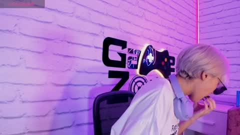 Minji online show from 01-13-25, 11:41