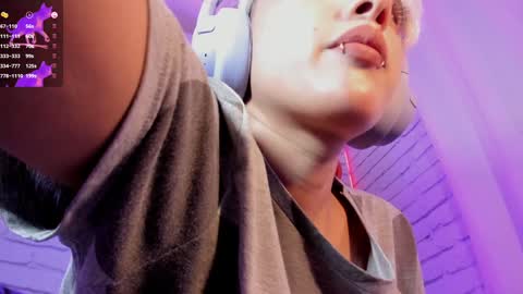 Minji online show from 01-16-25, 03:02