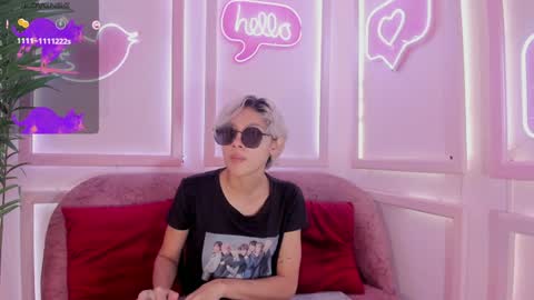 Minji online show from 01-25-25, 11:44